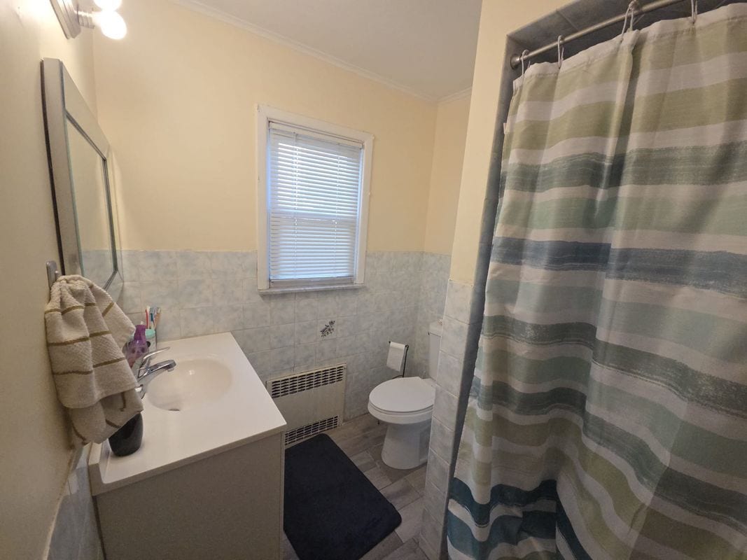 Building Photo - 1410 45th St