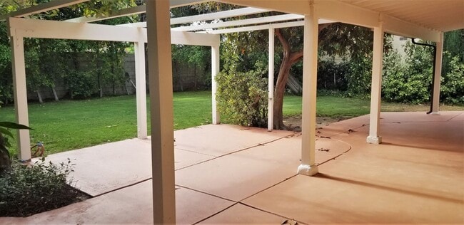Building Photo - Amazing 2-Story 4 Bdr 3 Bath Family Home i...