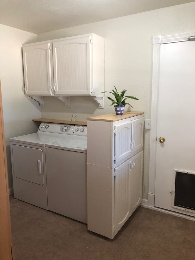 Primary Photo - 18454 Walnut St