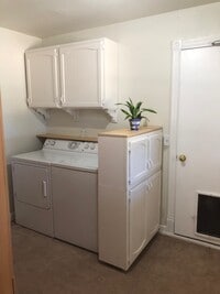 Building Photo - 18454 Walnut St