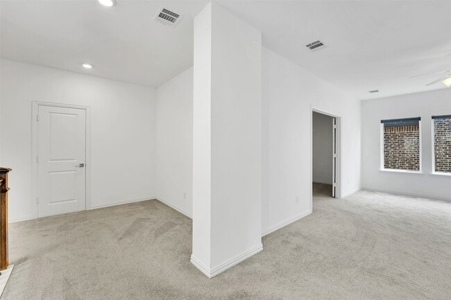 Building Photo - 8216 Bethpage Dr