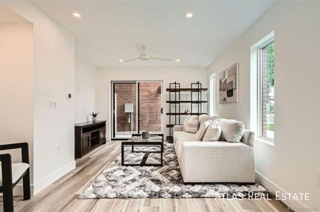 Building Photo - 115 W 2nd Ave