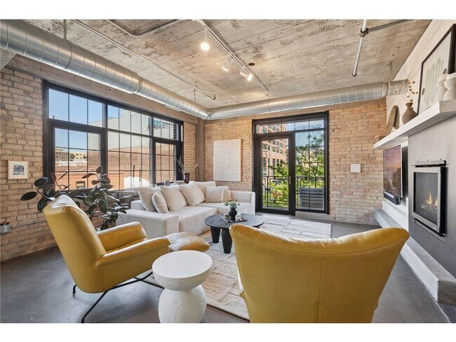Building Photo - 525 N 3rd St