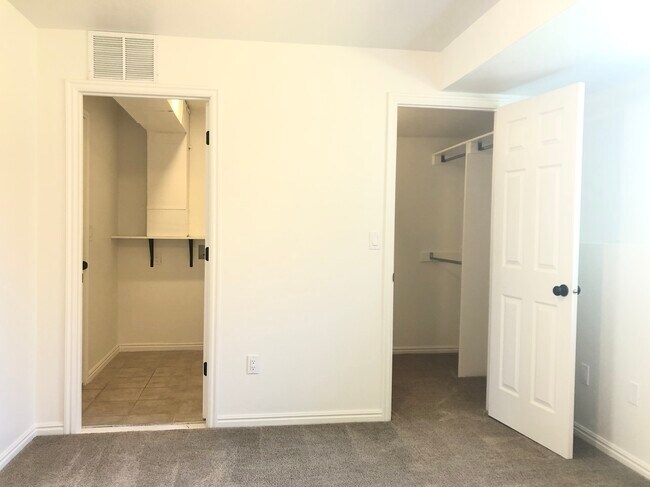 Walk-in closet & separate laundry room attached - 81 S 220 W