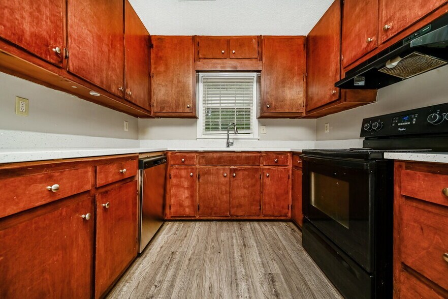 Building Photo - 235 Ashland Dr