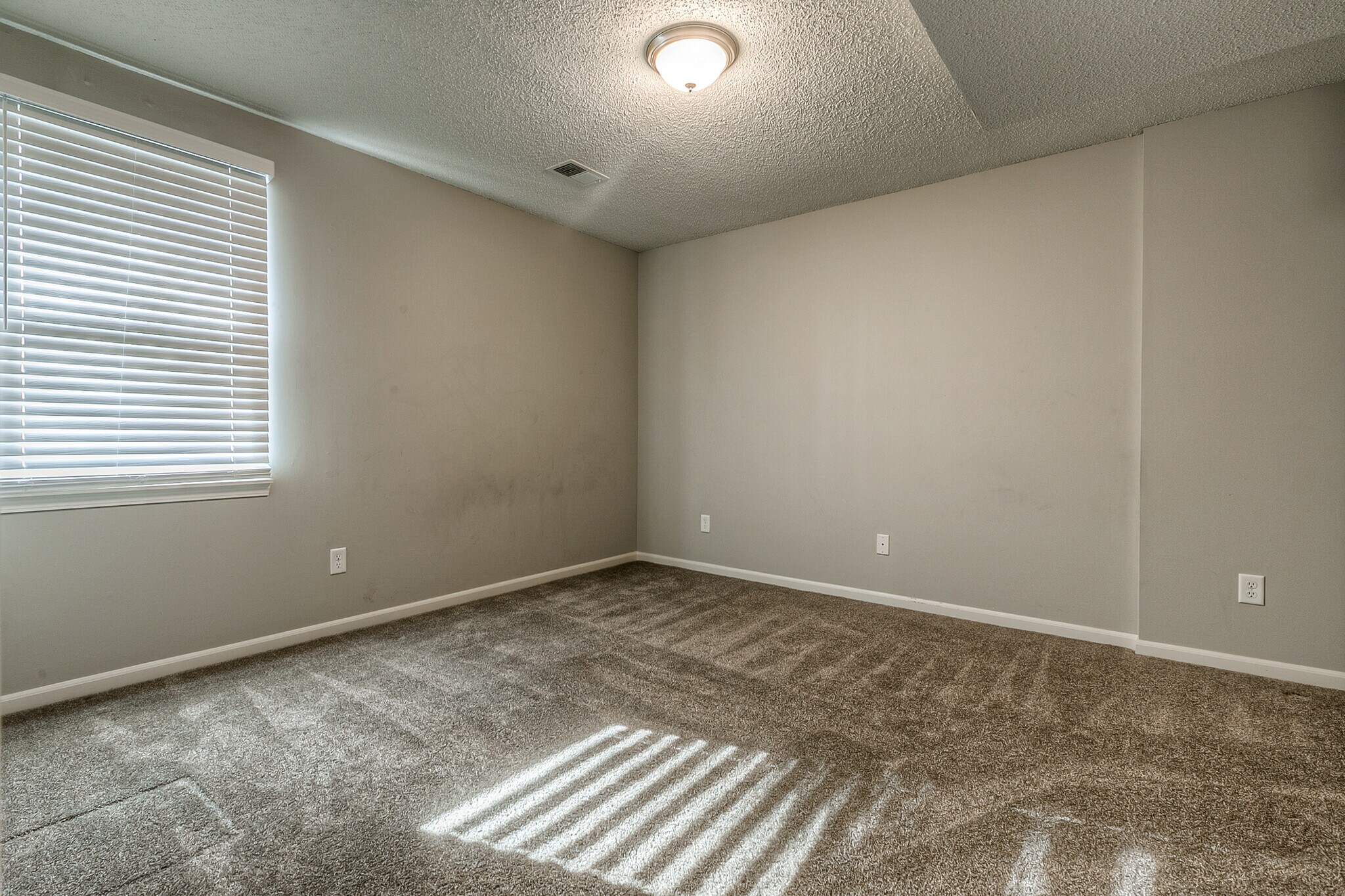 lower 3rd bedroom - 13749 W 62nd St