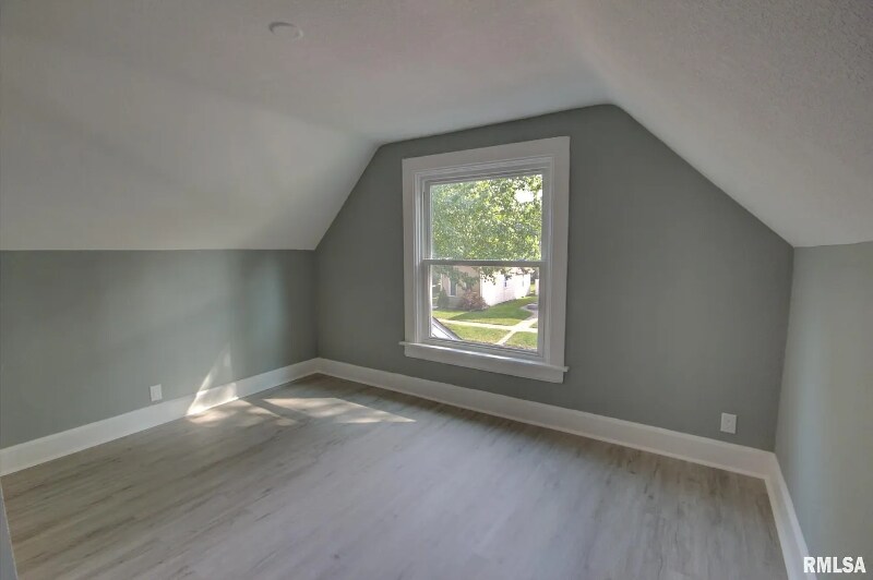 Building Photo - 2312 W 1st St