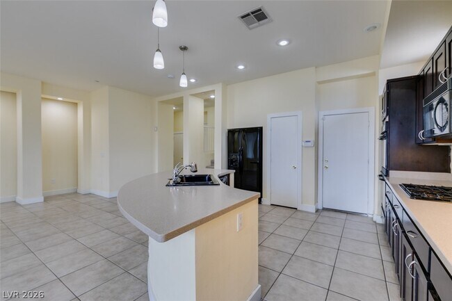 Building Photo - 228 Frapuccino Ave