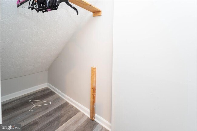 Building Photo - 9428 Orbitan Ct