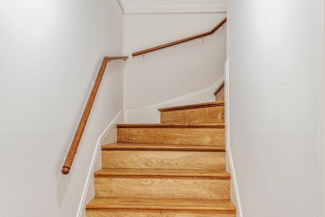 Building Photo - Charming Two-Bedroom Home in Miraloma Park...