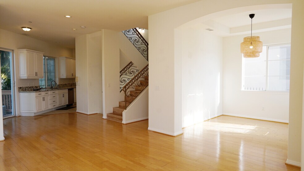 Building Photo - 3780 Lenawee Ave