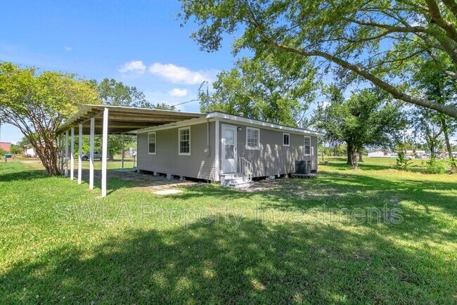 Building Photo - 5921 Bennie Ln