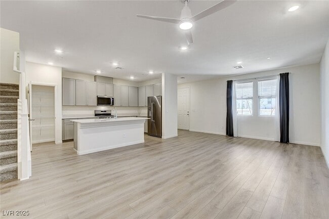 Building Photo - 3642 Stoppani Ave