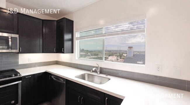 Building Photo - 1146 Fresno St
