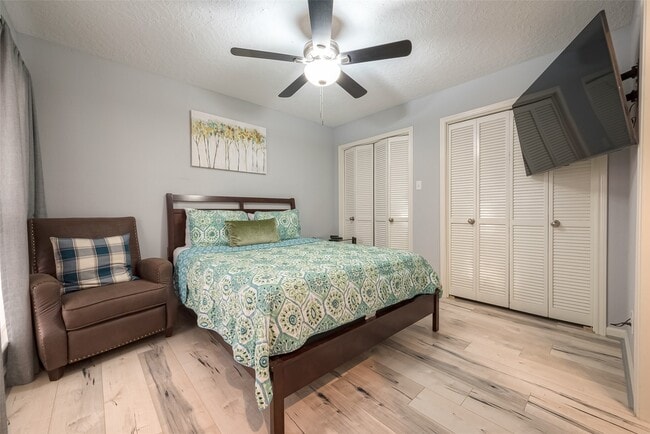 Building Photo - 1723 Rock Fence Dr