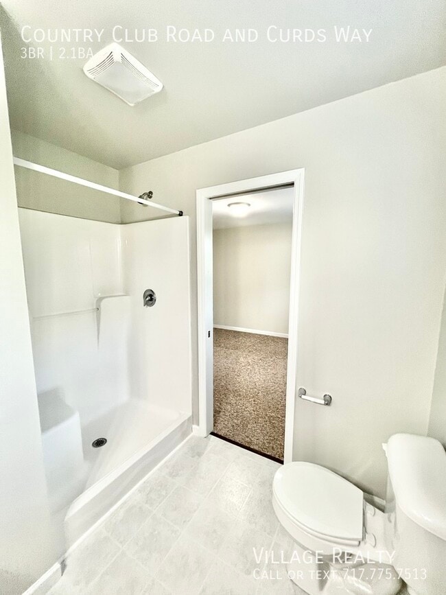 Building Photo - 703 Country Club Rd