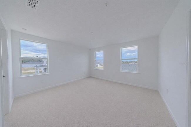 Building Photo - 1895 Pinecliff Dr