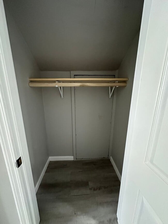 Building Photo - Fully Renovated 2 Bed / 2 Bath Home — Modern Finishes, Large Yard, Move-In Ready NOW!