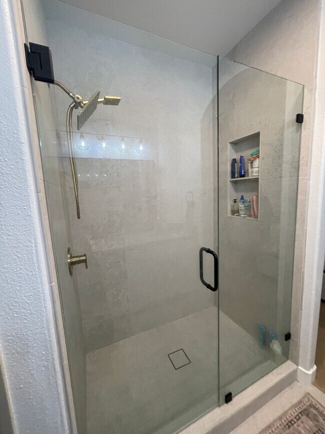 Building Photo - 2Br/2.5 Bth In Beautiful Monaco Community. Anaheim Hills