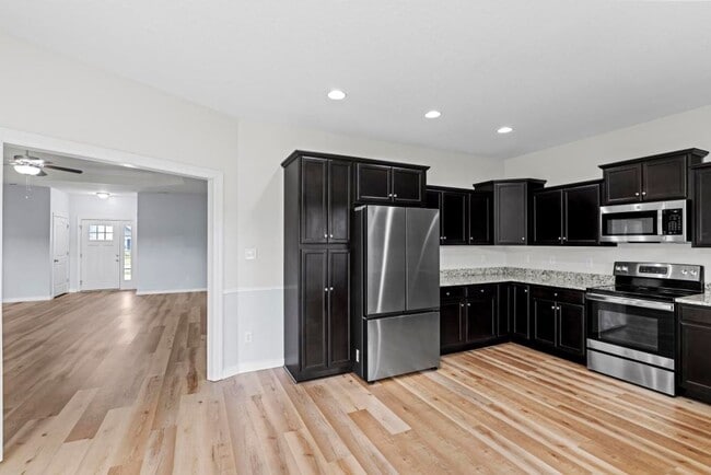 Building Photo - Beautiful home in great neighborhood!