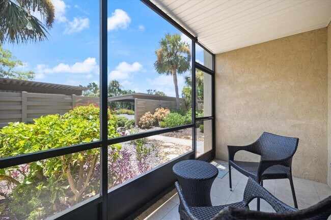 Building Photo - 634 Bird Bay Dr E