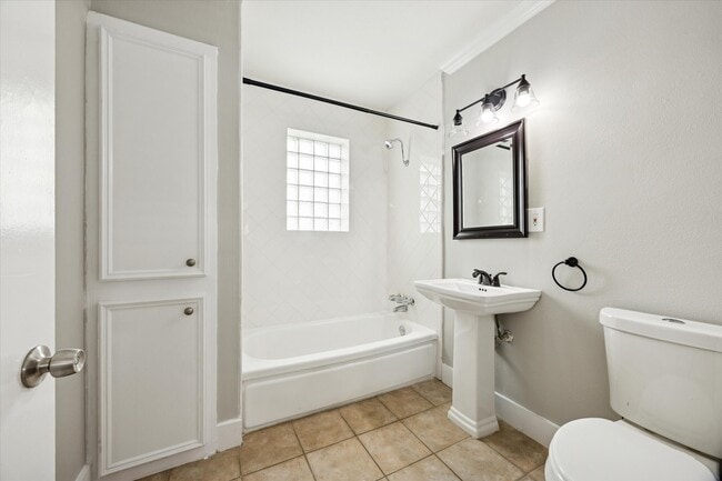 Building Photo - 3618 Garrott St