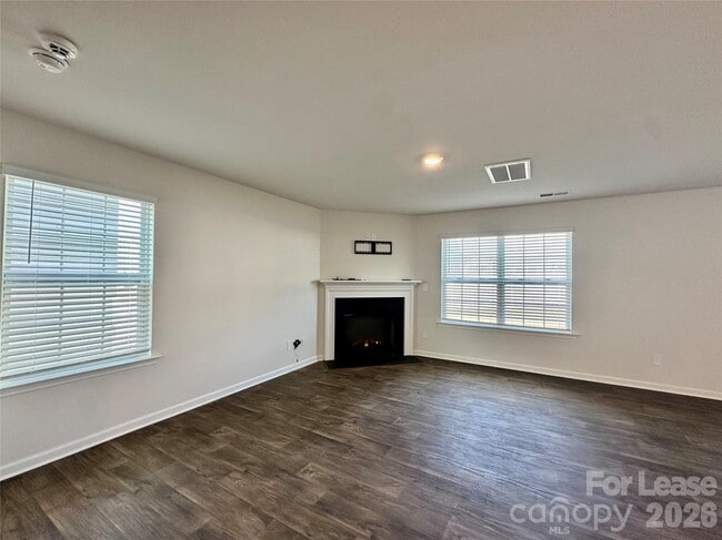 Building Photo - 1603 Blue Velvet Ln