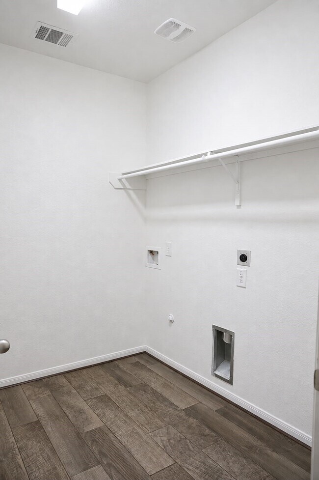 Building Photo - 31415 Whitcombe Summit Wy