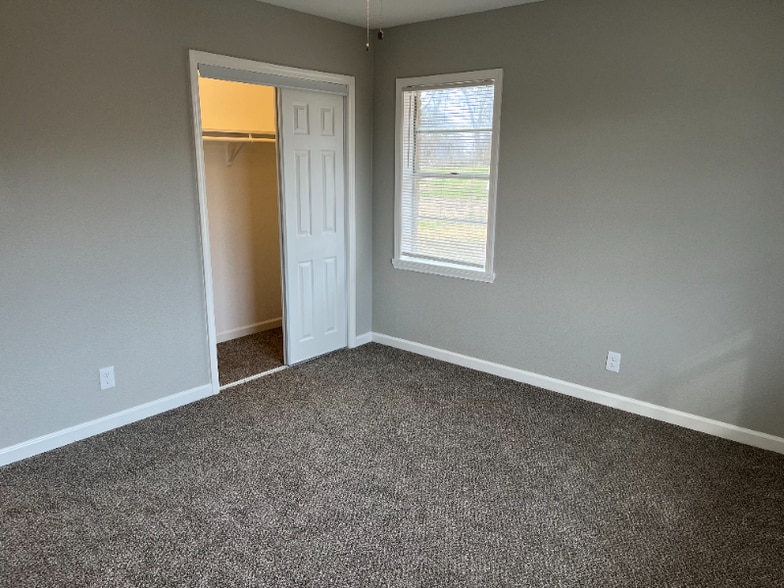 Building Photo - 606 Matchett St