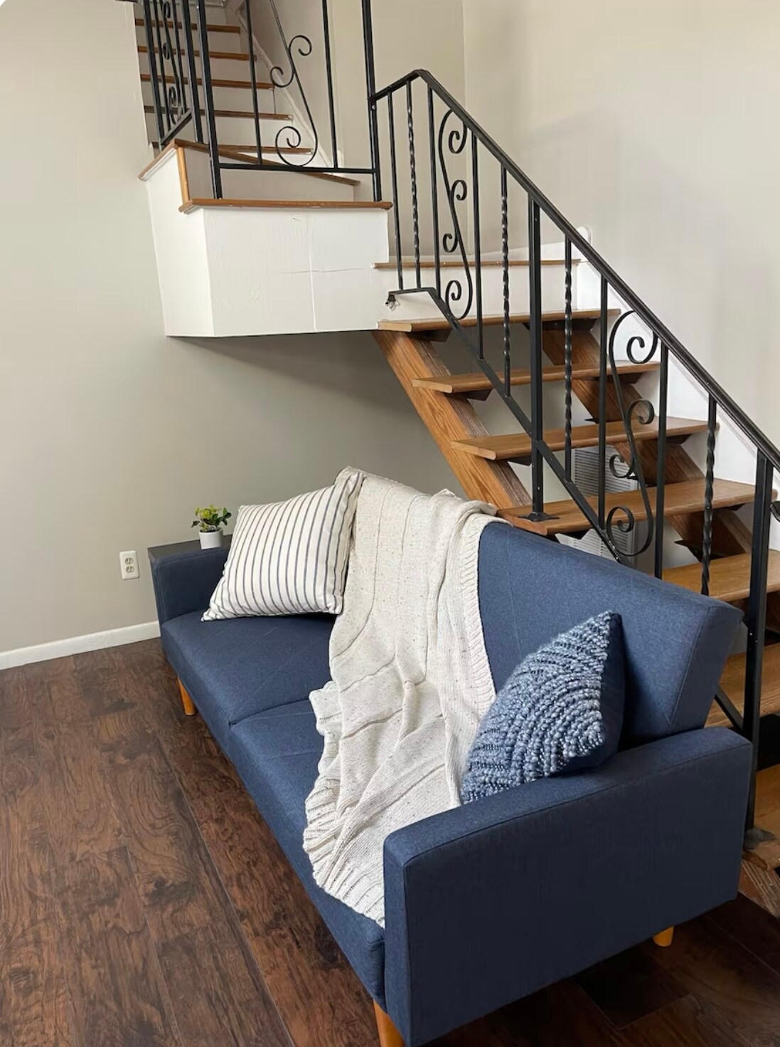 Building Photo - 4312 Clinton Ave