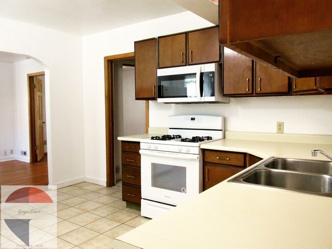 Building Photo - Charming 3Bed, 2Bath for Rent