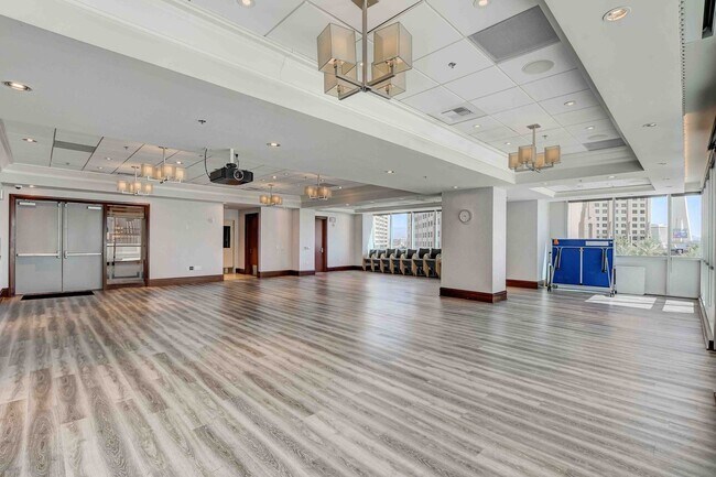 Building Photo - Sky Las Vegas 3706- Strip/City Views from this Stunning 2Bd/ 2Ba Residence