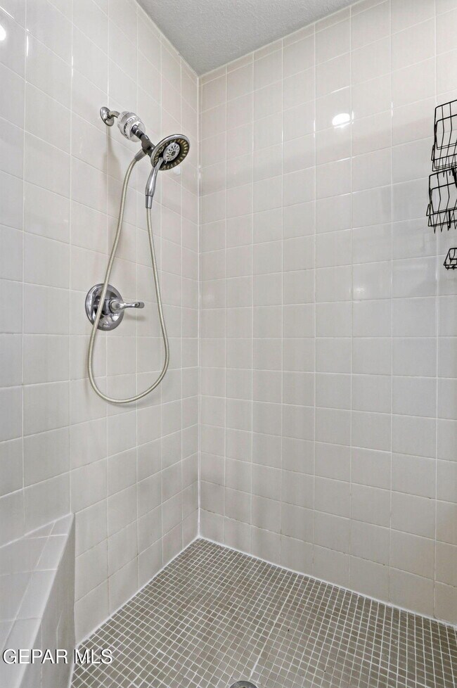 Building Photo - 6141 Loma De Cristo Dr