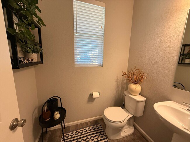 Building Photo - Modern 3 Bed - 2.5 Bath - Baseline - $500 Off First Months Rent!