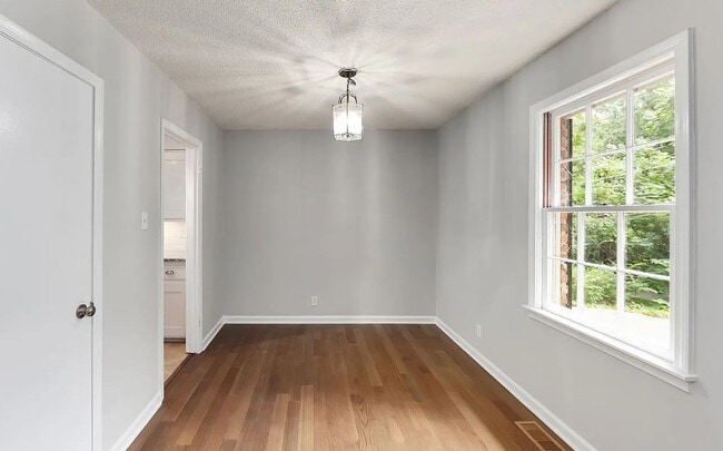 Building Photo - 143 Hopper Barker Rd