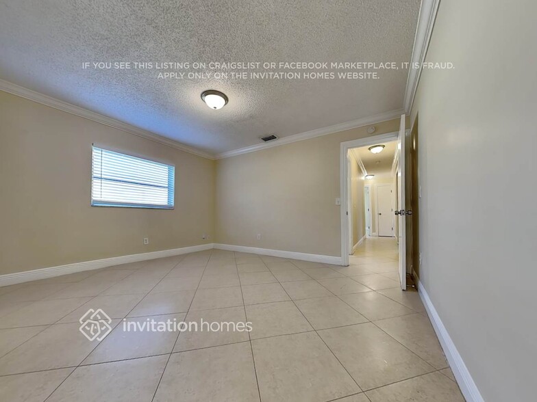 Building Photo - 10825 Jennifer Ln