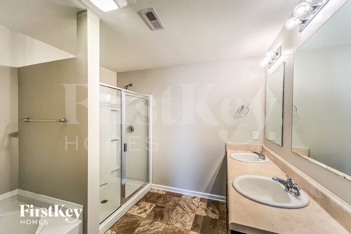 Building Photo - 540 Waterstone Dr