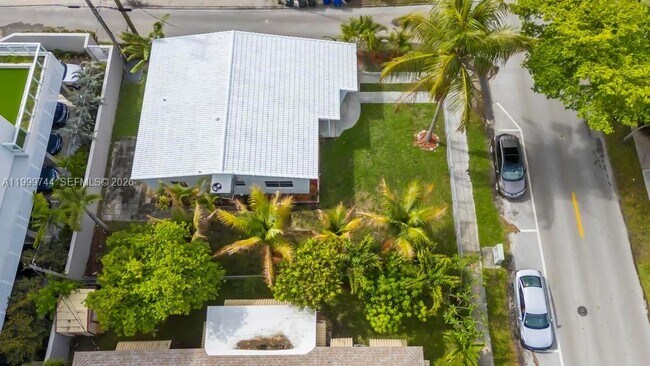 Building Photo - 517 S 19th Ave