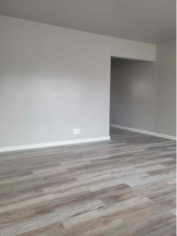 Building Photo - 4915 Stewart Ave