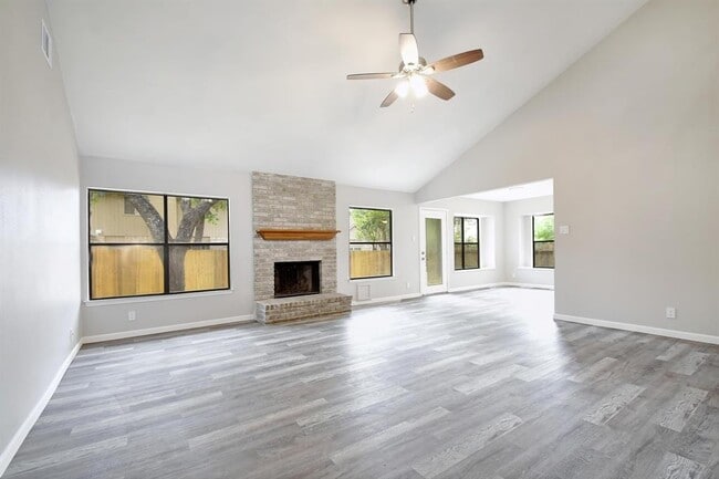 Building Photo - 14926 Eminence