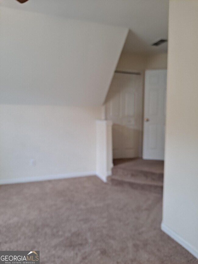 Building Photo - 120 Newfield Dr