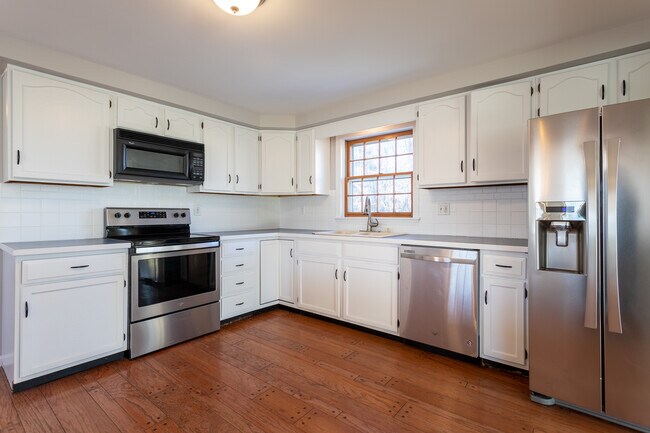 Building Photo - 4 Pheasant Ct