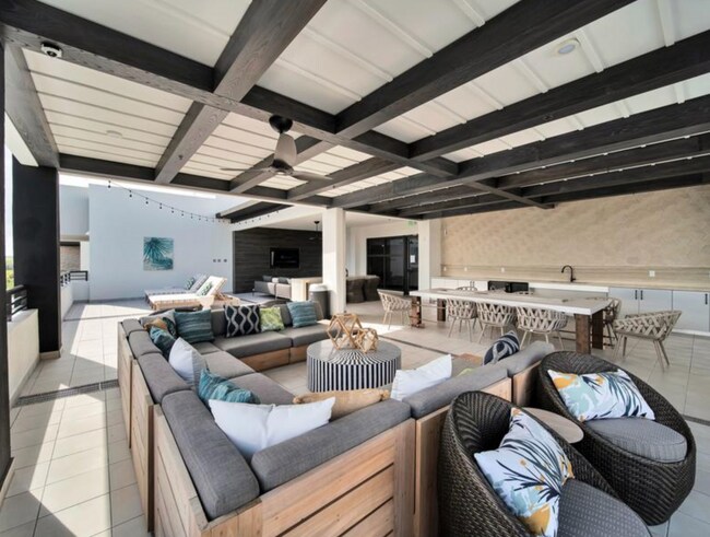 Building Photo - 8450 NW 102nd Ave