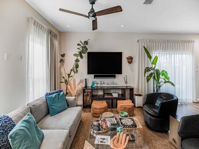 Building Photo - 210 Veracruz Dr