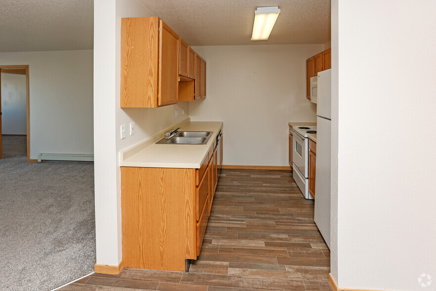 3BR, 1BA - 1,660SF - Kitchen - Wheatland Place Apartments