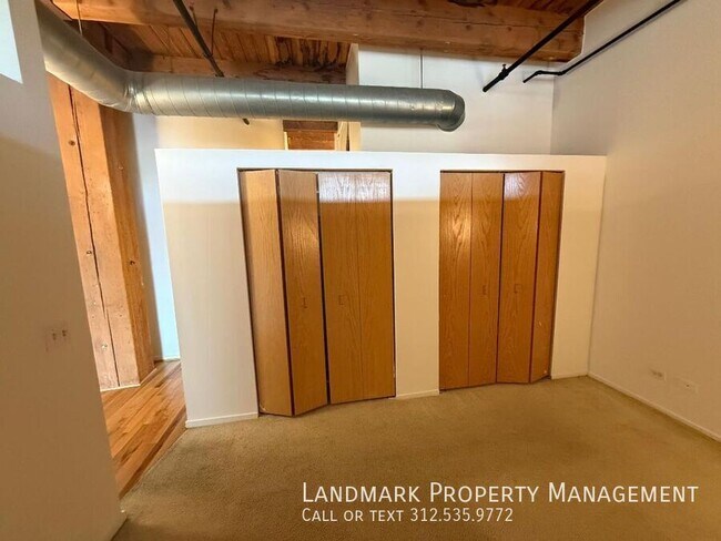 Building Photo - 1250 W Van Buren St
