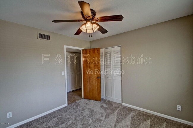 Building Photo - 1030 E Manhatton Dr