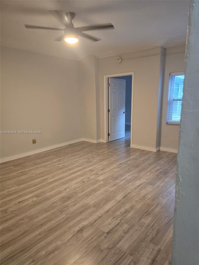 Building Photo - 215 30th St