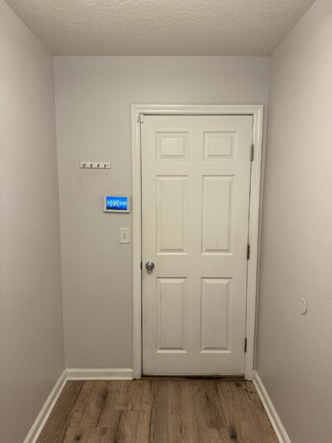 Building Photo - FOR RENT!!!!!-   2nd months rent is FREE!!!!