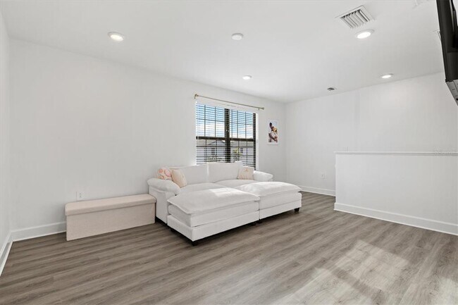 Building Photo - 16235 Pine Mist Dr